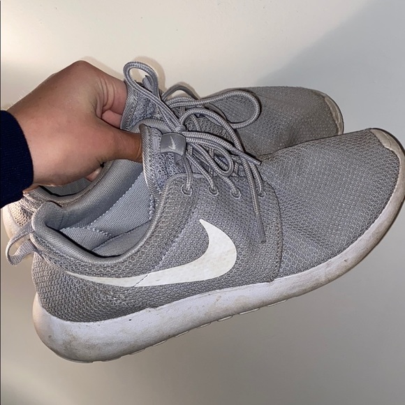 gray roshes